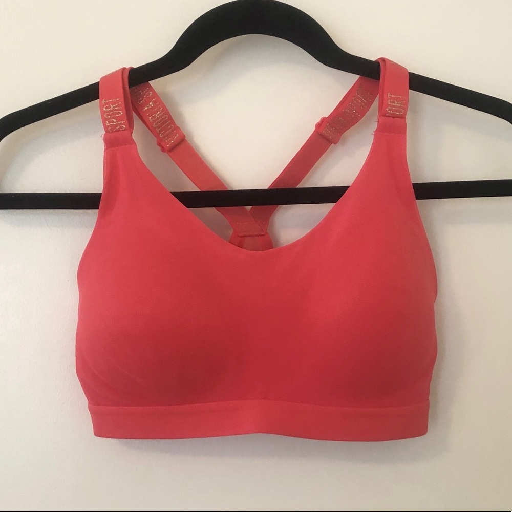 NWT Victoria Secret Sports Bra - 32D